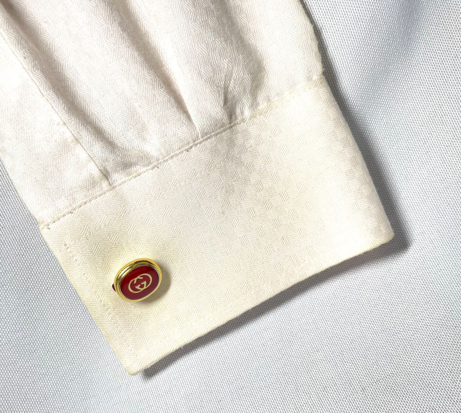 美品 GUCCI グッチ インターロッキングG GGロゴ レッド＆ゴールド ヴィンテージカフス カフリンクス ボタン ケースあり 廃盤 GUCCI グッチ インターロッキングG GGロゴ レッド＆ゴールド
