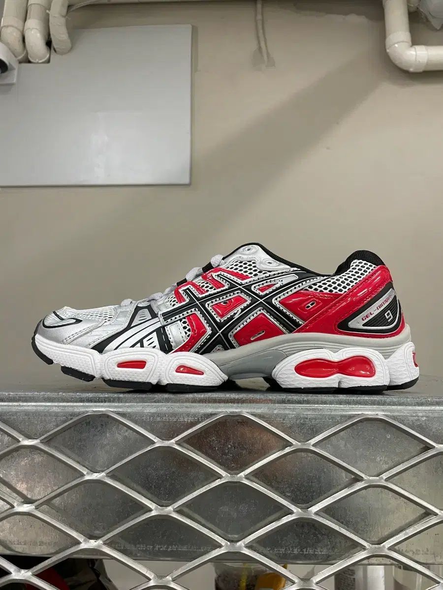 アシックス ゲル ニンバス9 シルバー Classic レッド 255 (gr-5101) 10,390円