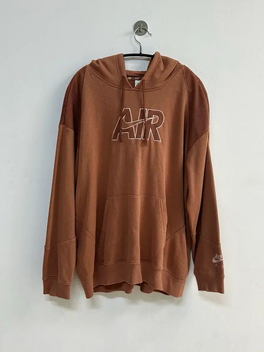 ナイキ エア ブラウン フードTシャツ 色感ヤバすぎ注意