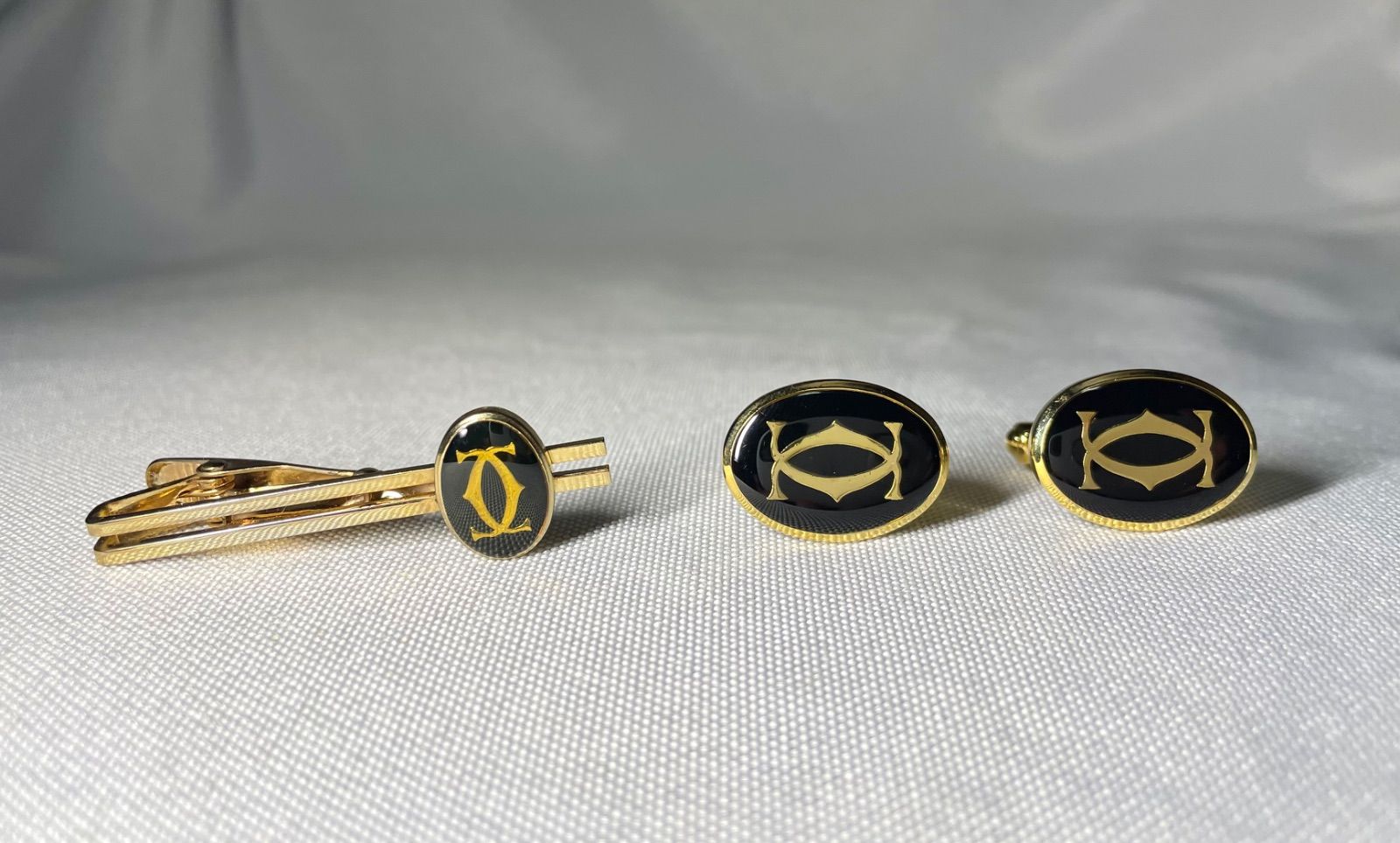 美品 Cartier カルティエ ダブルC ロゴ ヴィンテージ ネクタイピン カフス セット タイピン カフリンクス ブラック&ゴールド メンズ