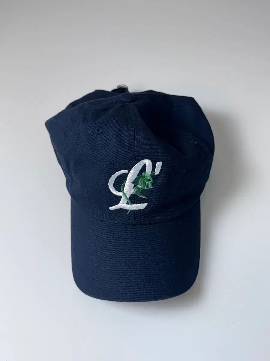 L'ISSUE ネイビー ベースボールキャップ