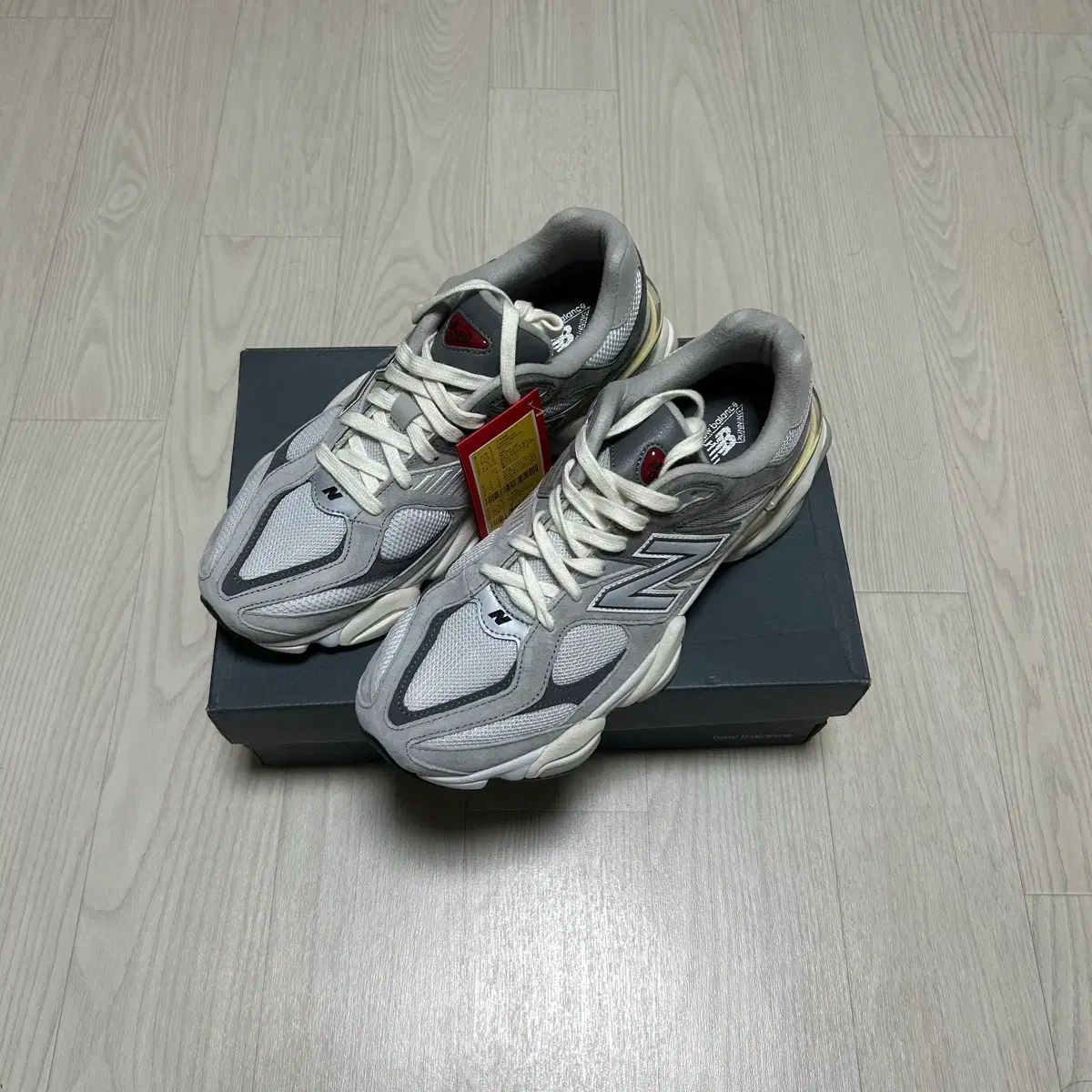 280 ニューバランス 9060 グレー