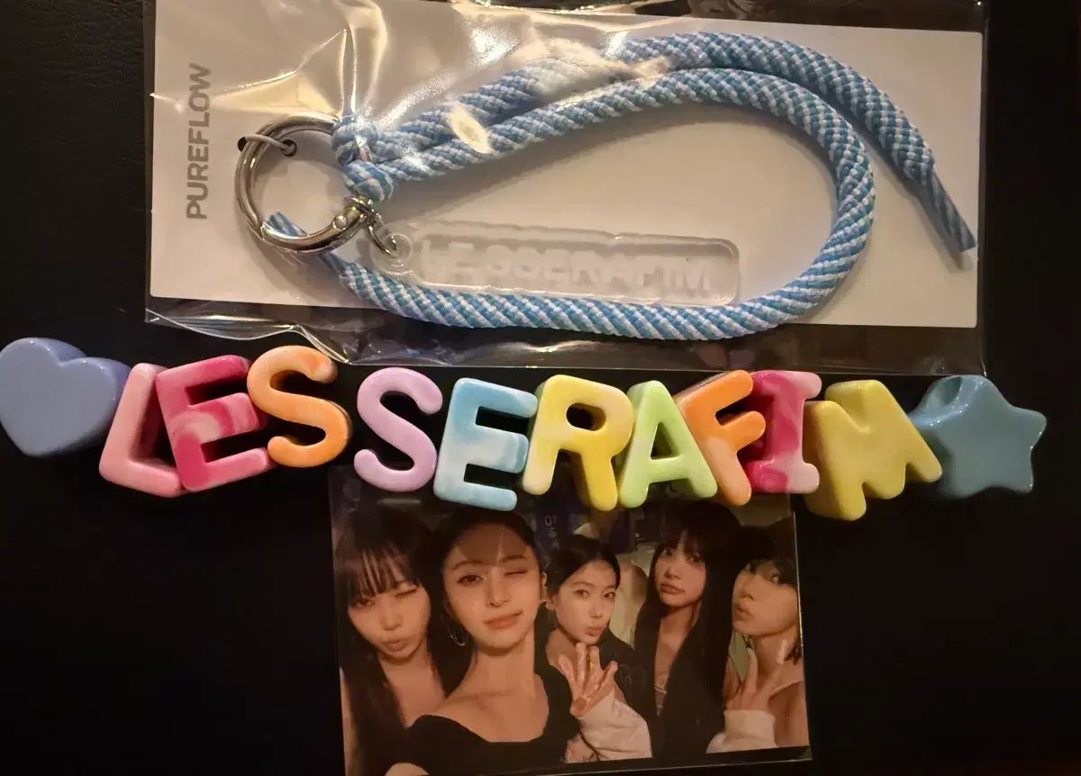 LE SSERAFIM（ルセラフィム）ポップアップ限定 キーホルダー＋団体 トレカ