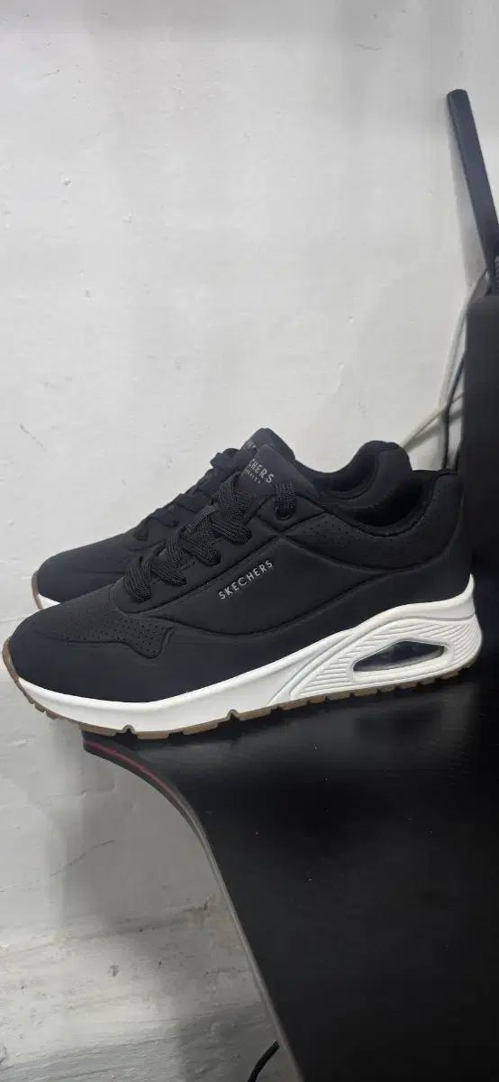 SKECHERS Uno ブラック レディース スニーカー 245