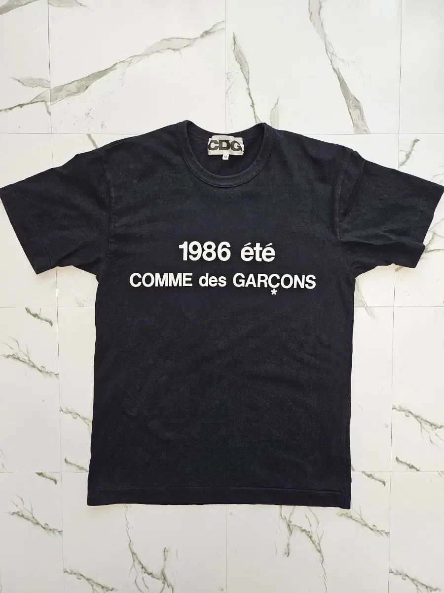 1986 T-SHIRT COMME des GARÇONS ブラック CDG: 1986 Comme des