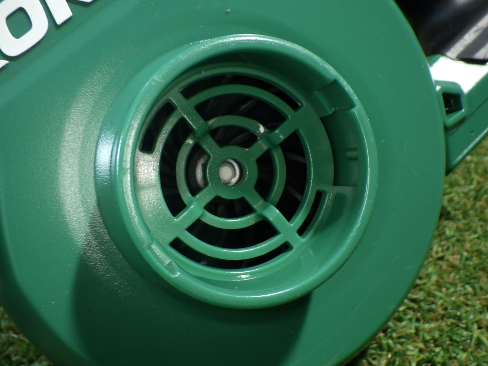 HiKOKI(ハイコーキ) 14.4V 18V 兼用 充電式 ブロワ RB18DC(NN) 中古品 HiKOKI(ハイコーキ) 14.4V 18V 兼用 充電式 ブロワ RB18DC(NN) 中古品