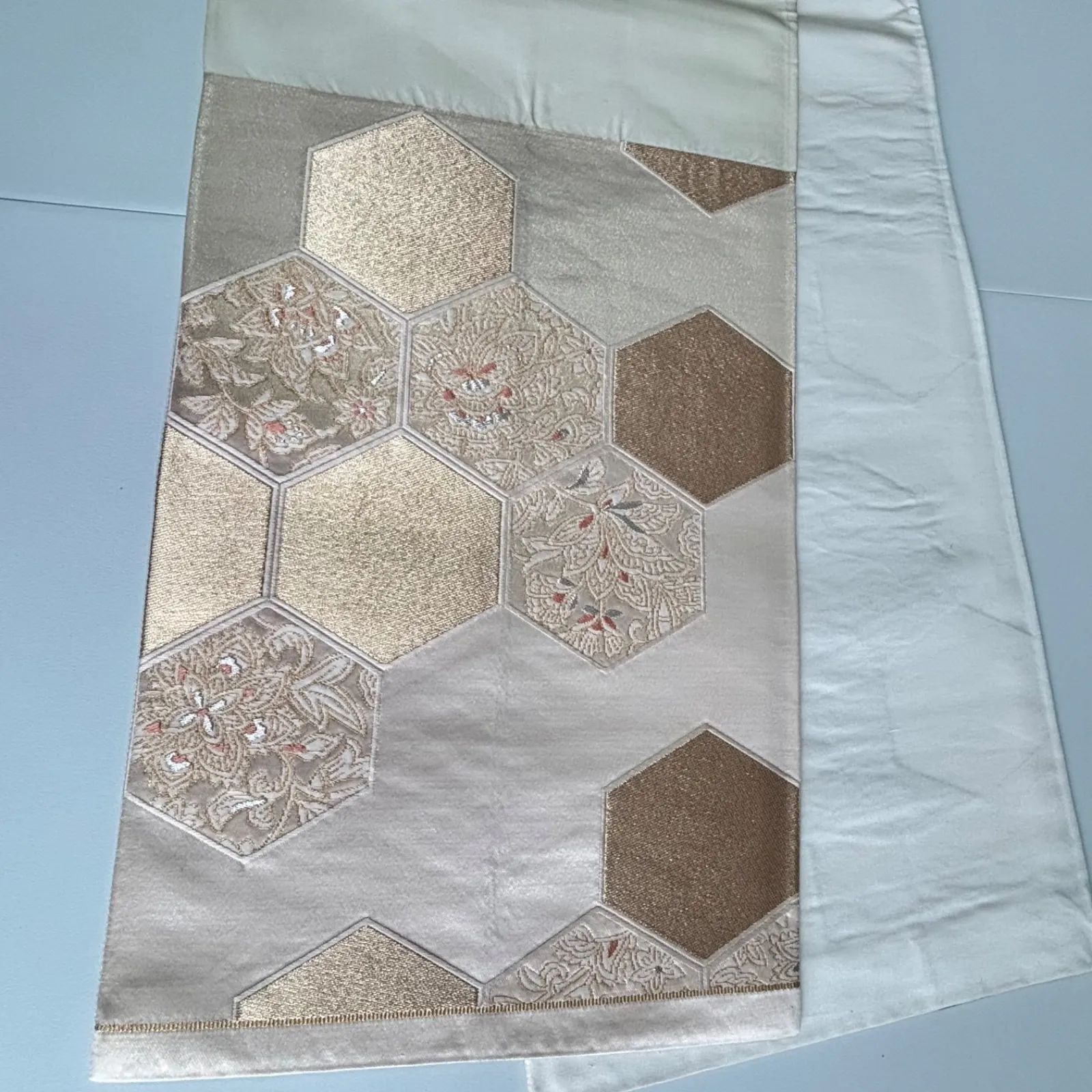 美品】 袋帯 白 亀甲文 金糸 フォーマル 正絹 訪問着 留袖 色無地 結婚