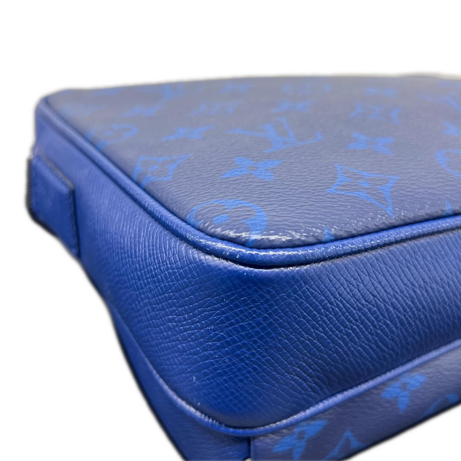 LOUIS VUITTON 極美品 ルイヴィトン アウトドアメッセンジャーPM タイガラマ ショルダーバッグ M30242 レザー RFID確認済 ブルー クロスボディ モノグラム ヴィトン LV Aランク 中古 鑑定済