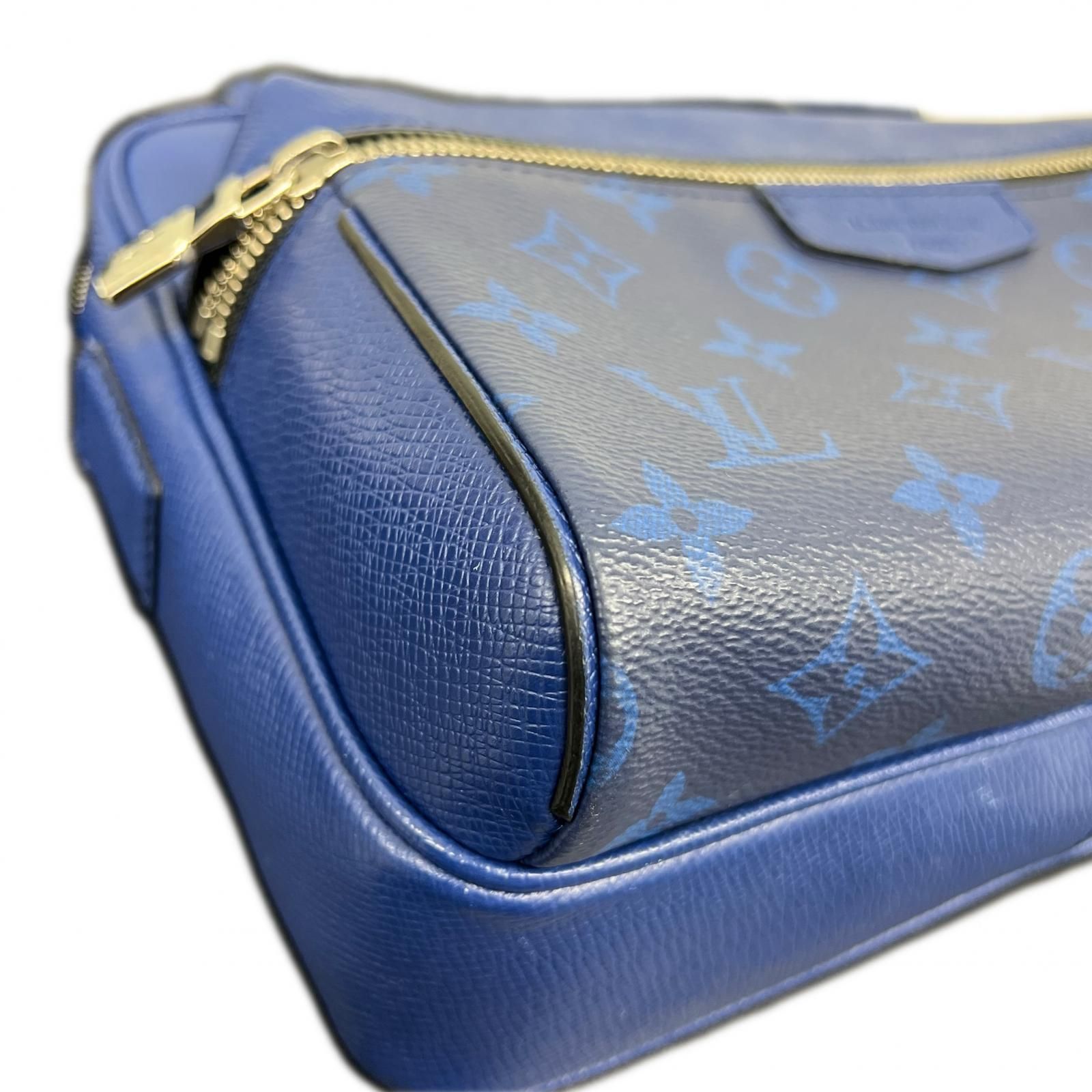 LOUIS VUITTON 極美品 ルイヴィトン アウトドアメッセンジャーPM タイガラマ ショルダーバッグ M30242 レザー RFID確認済 ブルー クロスボディ モノグラム ヴィトン LV Aランク 中古 鑑定済