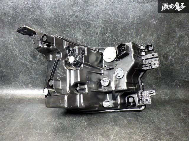 ☆即納☆ 点灯OK! スズキ 純正 MA37S ソリオ バンディット LED ヘッドライト ランプ 左 助手席 KOITO 100-593AB MB37S デリカD2カスタム ☆即納☆ 点灯OK! スズキ 純正 MA37S ソリオ バンディット LED ヘッドライト ランプ 左 助手席 KOITO 100-593AB MB37S デリカD2カスタム