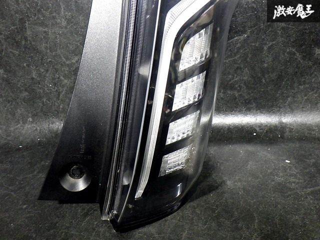 【破損無し！ 即発送！】点灯OK！ ホンダ 純正 JF3 JF4 N-BOX カスタム LED テールライト テールランプ 右 運転席 打刻:D ICHIKOH D186