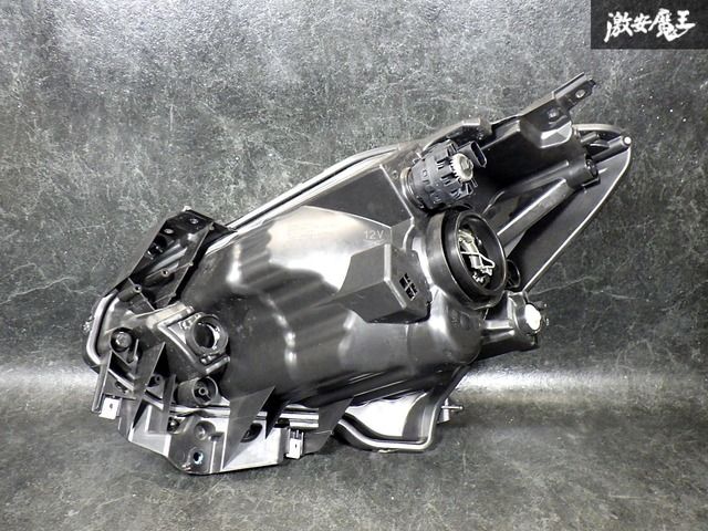 【破損無し! 即発送!】SUZUKI スズキ 純正 ZC83S スイフト ハロゲン ヘッドライト ヘッドランプ 右 運転席 STANLEY W2959 【破損無し! 即発送!】SUZUKI スズキ 純正 ZC83S スイフト ハロゲン ヘッドライト ヘッドランプ 右 運転席 STANLEY W2959