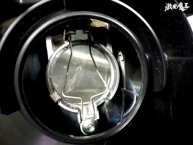 ☆即納☆ スズキ 純正 DA17V エブリイ バン ハロゲン ヘッドライト ヘッドランプ 右 運転席 LE14C6327 ☆即納☆ スズキ 純正 DA17V エブリイ バン ハロゲン ヘッドライト ヘッドランプ 右 運転席 LE14C6327
