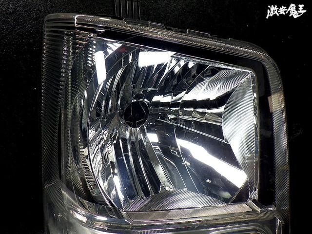 ☆即納☆ スズキ 純正 DA17V エブリイ バン ハロゲン ヘッドライト ヘッドランプ 右 運転席 LE14C6327 ☆即納☆ スズキ 純正 DA17V エブリイ バン ハロゲン ヘッドライト ヘッドランプ 右 運転席 LE14C6327