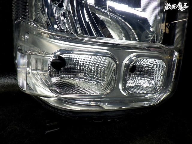 ☆即納☆ スズキ 純正 DA17V エブリイ バン ハロゲン ヘッドライト ヘッドランプ 右 運転席 LE14C6327 ☆即納☆ スズキ 純正 DA17V エブリイ バン ハロゲン ヘッドライト ヘッドランプ 右 運転席 LE14C6327