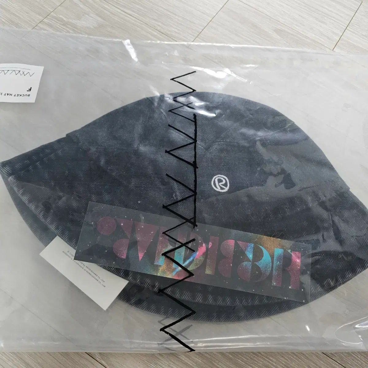 パク・ヒョシン(PARK HYOSHIN) 笑う男 バケットハット 帽子 未開封 新品