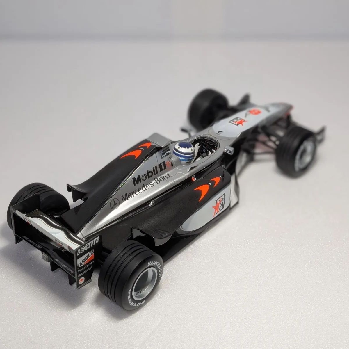 チャンピオンカー 1/18 ミニチャンプス マクラーレン メルセデス MP4