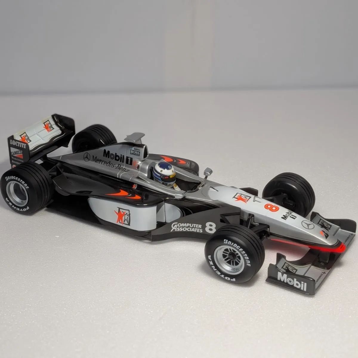 チャンピオンカー 1/18 ミニチャンプス マクラーレン メルセデス MP4