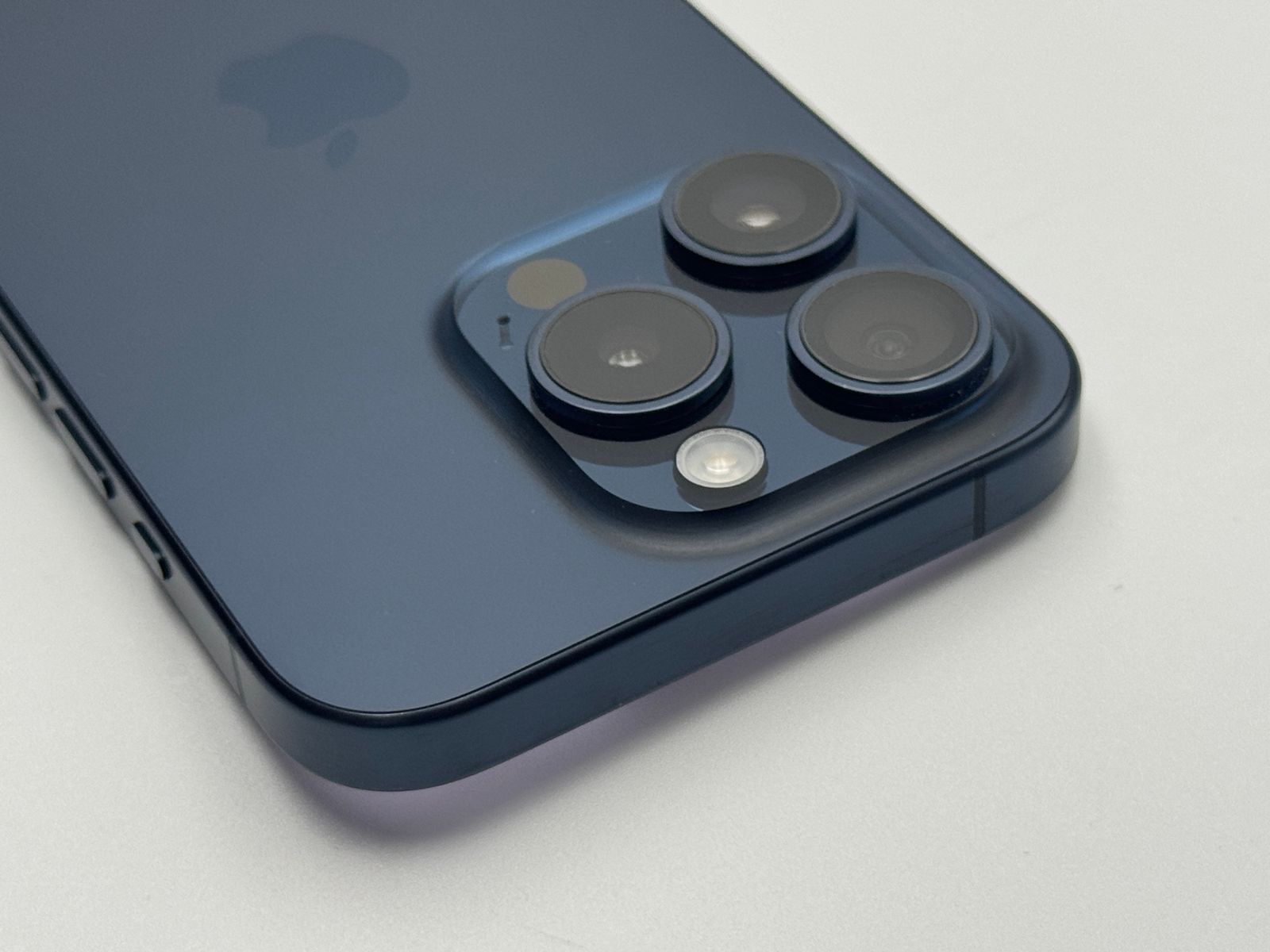 iPhone 15 Pro 256GB ブルーチタニウム 中古B - メルカリ
