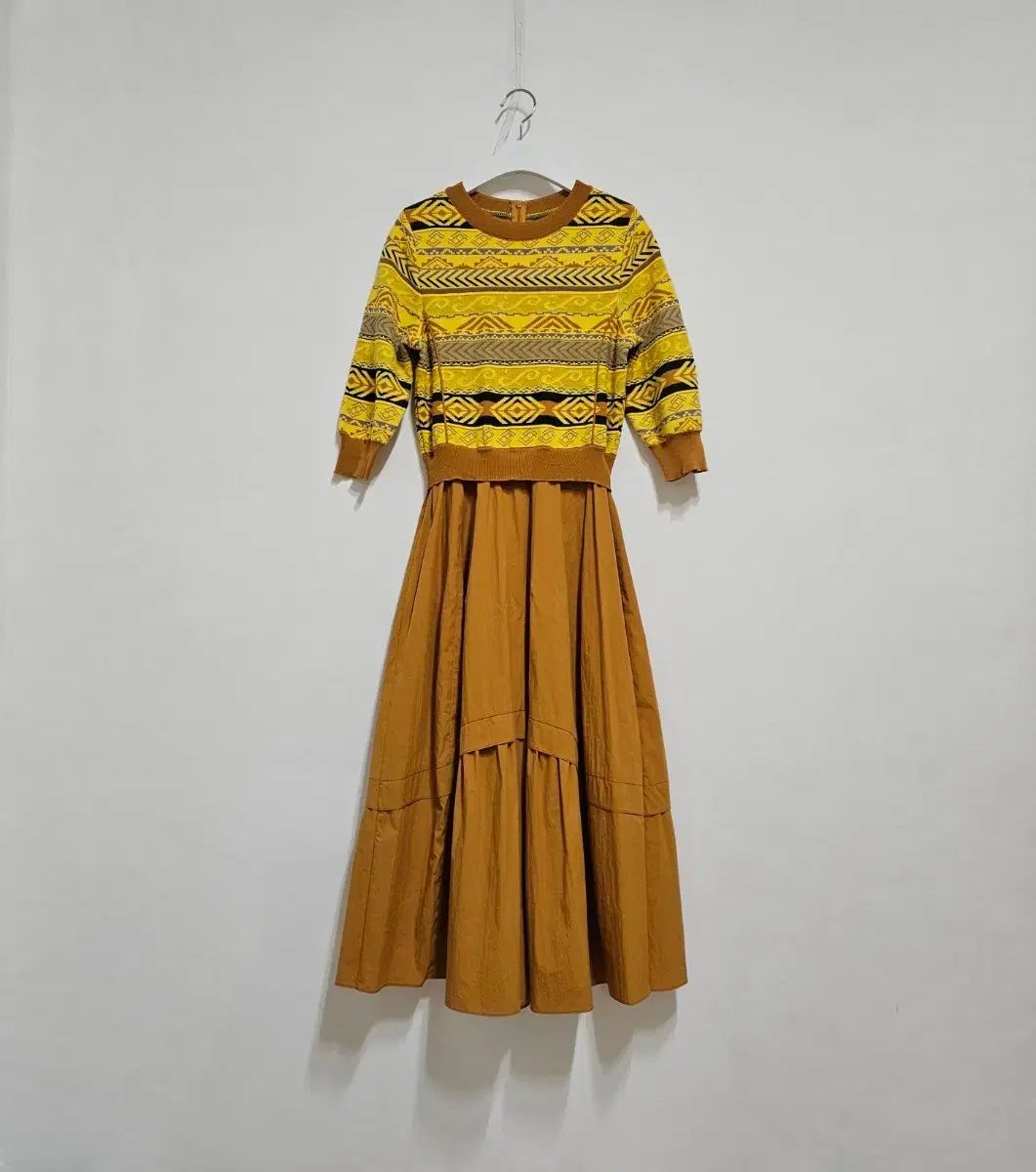 THYREN シャカシャカ素材 ロング丈ワンピース