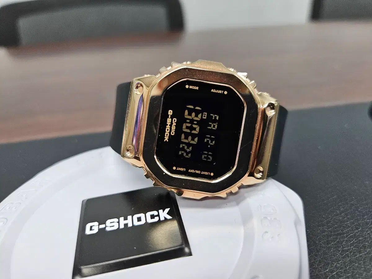 G-SHOCK GM-S5600PG-1DR ローズゴールド カラー ウォッチです