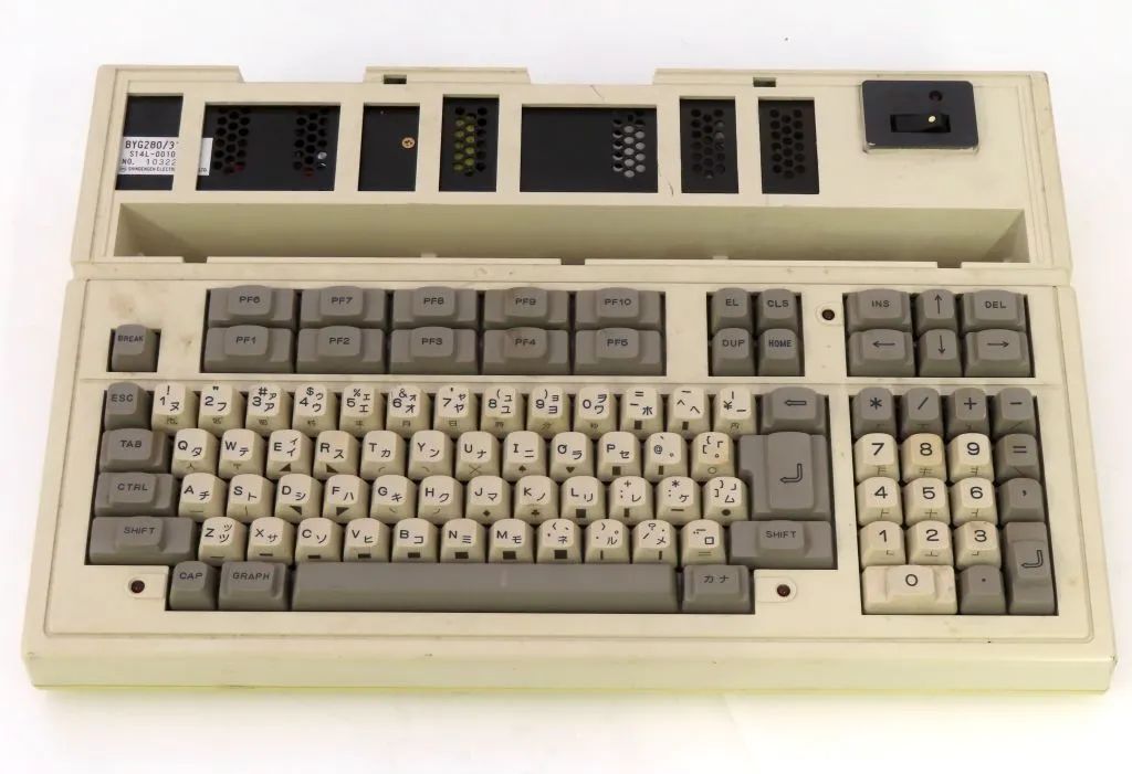 希少 富士通 マイクロ7 MB25010 パーソナルコンピューター 当時物 希少