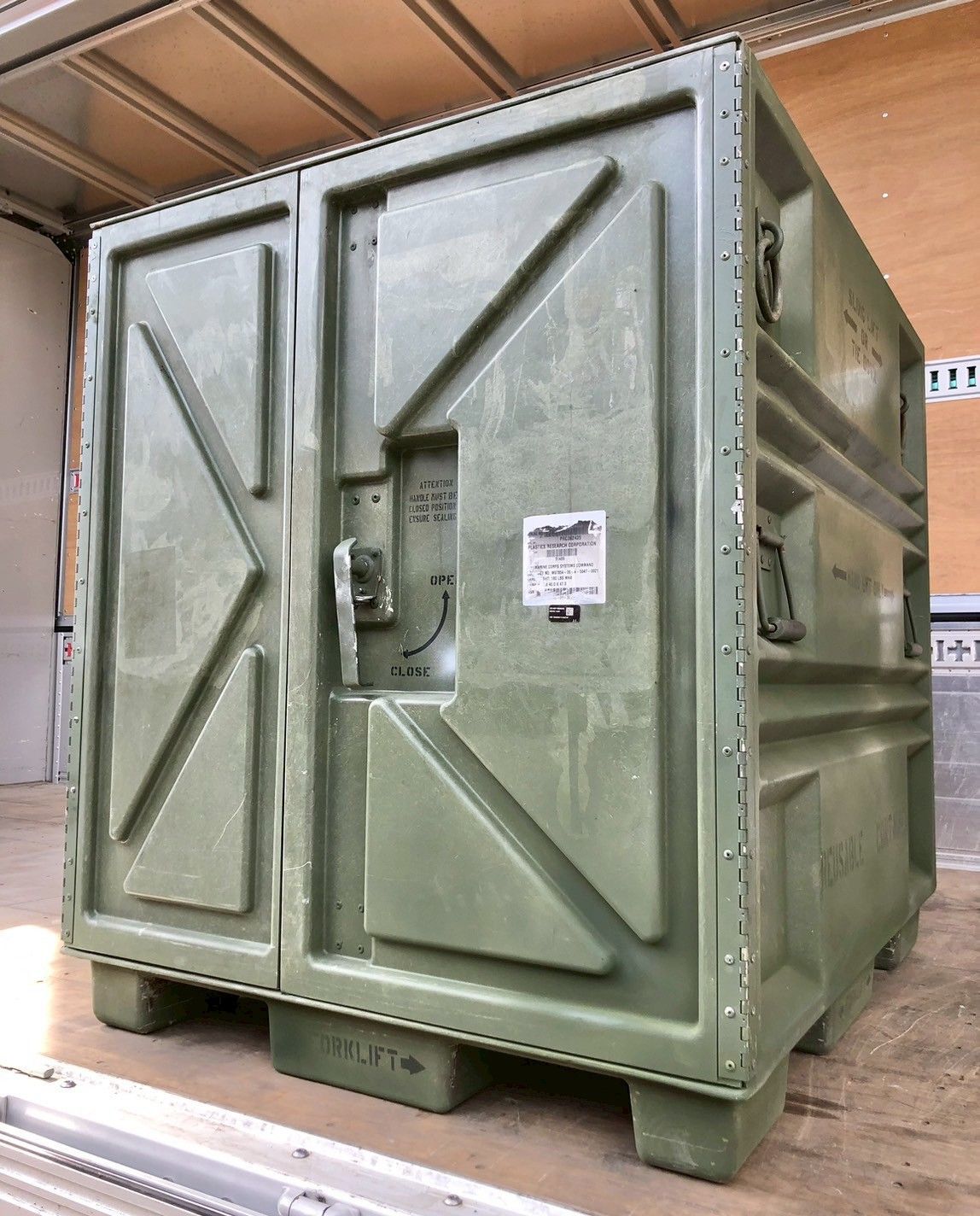 3 米軍　放出品　コンテナ　世田谷ベース　倉庫　道具箱　物置　FRP 米軍放出品ミニコンテナ 道具箱 工具箱 【米軍放出品】ミニコンテナ