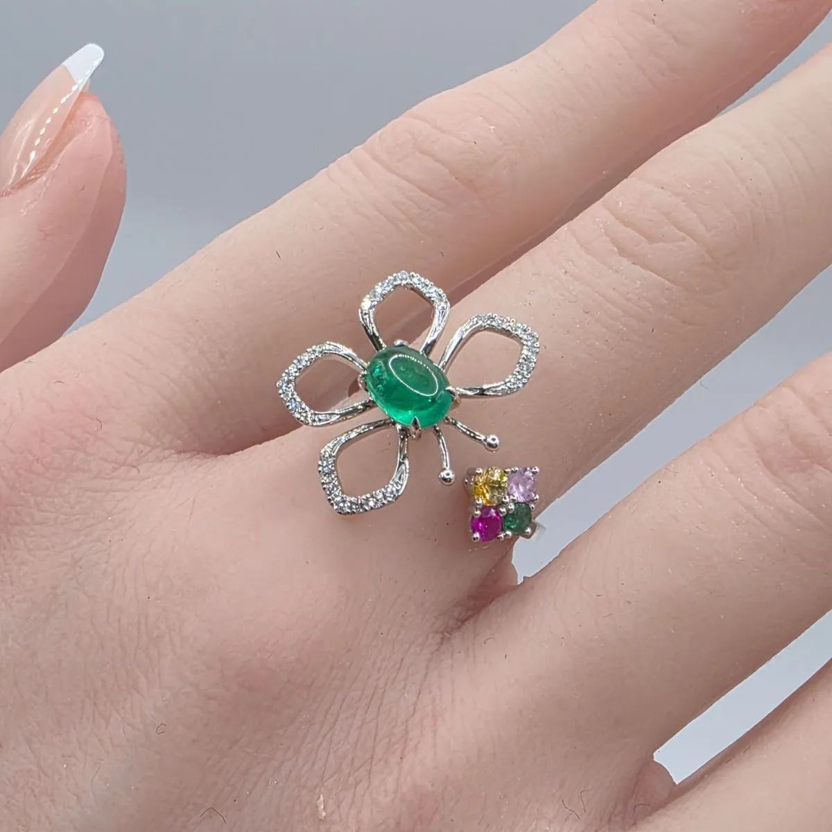 安い〜〜〜！??在庫一掃セール！?⏰? ⚡ダイヤエメラルドリング K18WG ダイヤ -0.18cts+0.39cts エメラルド - 0.84cts 13号