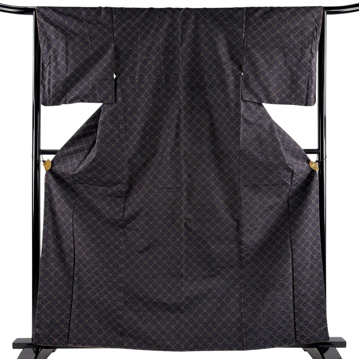 【美品】 紬 身丈163.5cm 裄丈65cm M 袷 バチ衿 証紙 斜め格子 南風原花織 黒灰 正絹 逸品 【中古】