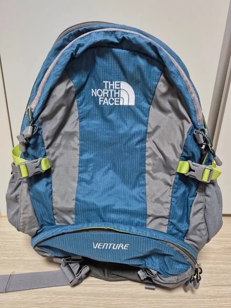 THE NORTH FACE ザノースフェイス 30リットル 登山リュック リュックサック 出品