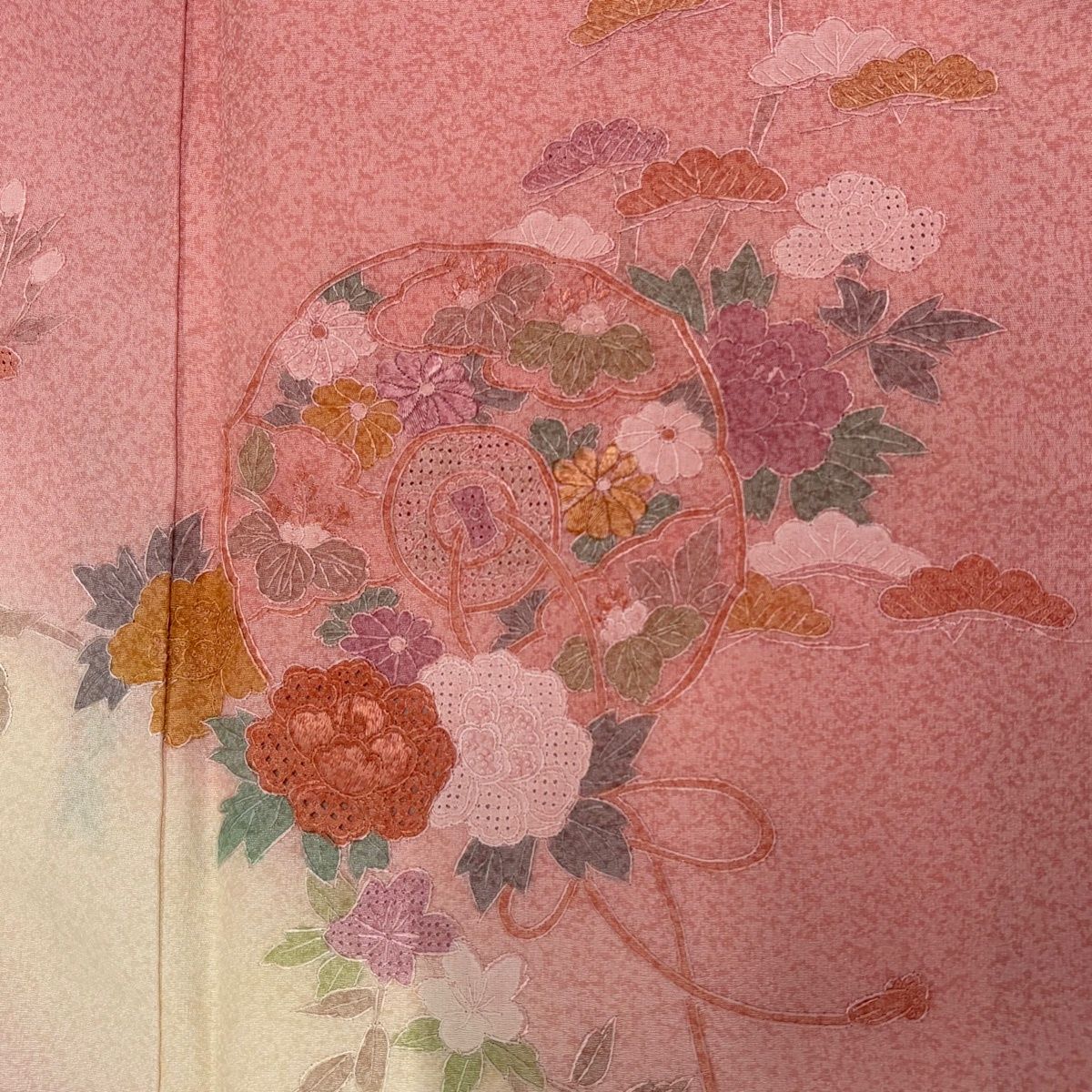 美品】 訪問着 身丈160cm 裄丈66cm M 袷 鈴乃屋 鏡裏文 牡丹 刺繍