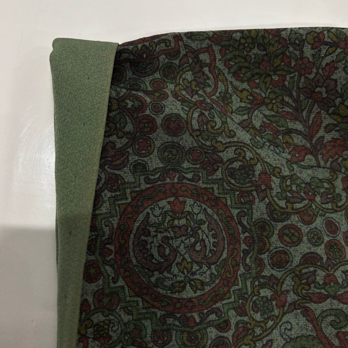 美品】 付下げ 身丈153cm 裄丈62cm S 袷 草花 花唐草 金彩 ぼかし 灰緑