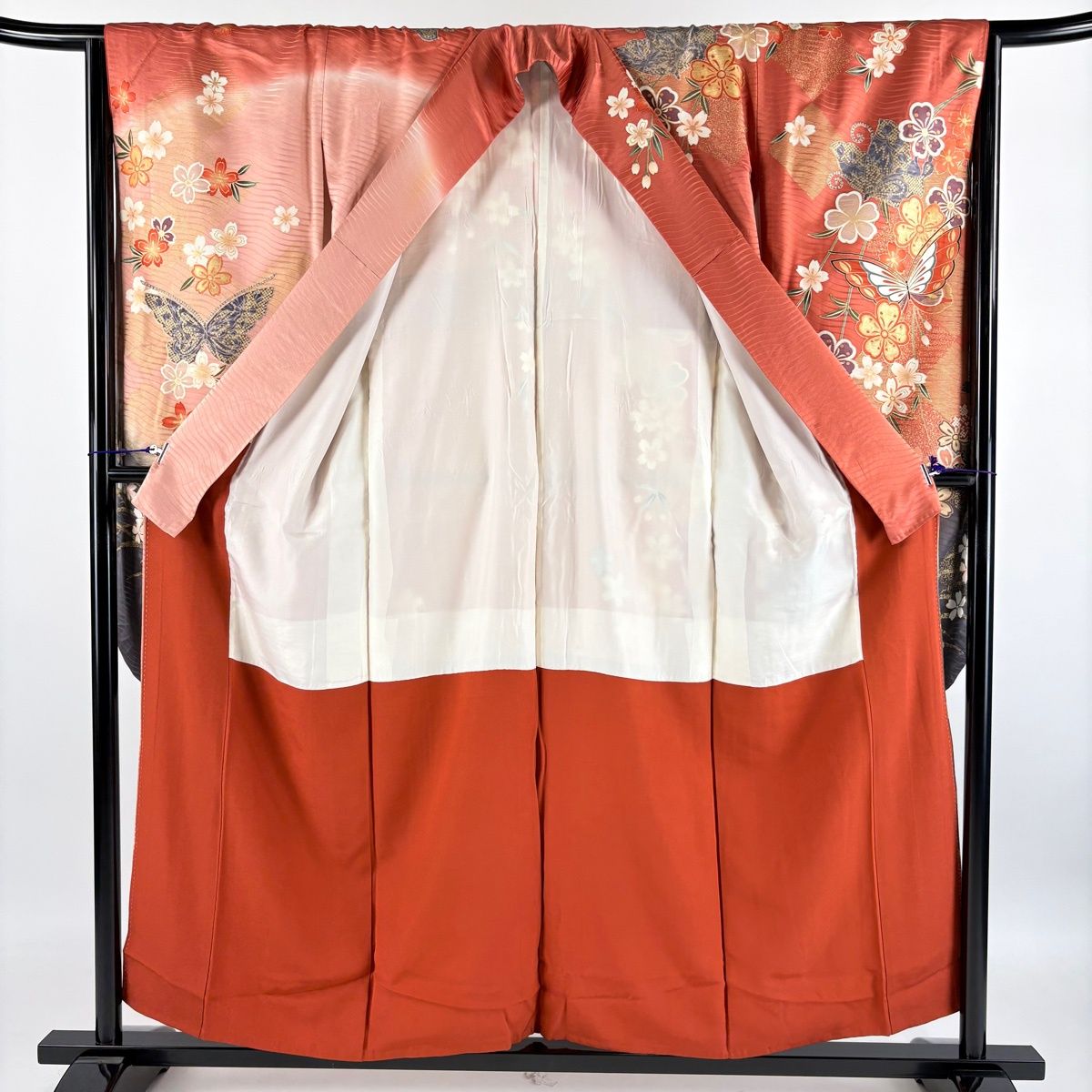 振袖 身丈156cm 裄丈65cm M 袷 蝶 桜 金糸 金彩 茜色 正絹 秀品 【中古