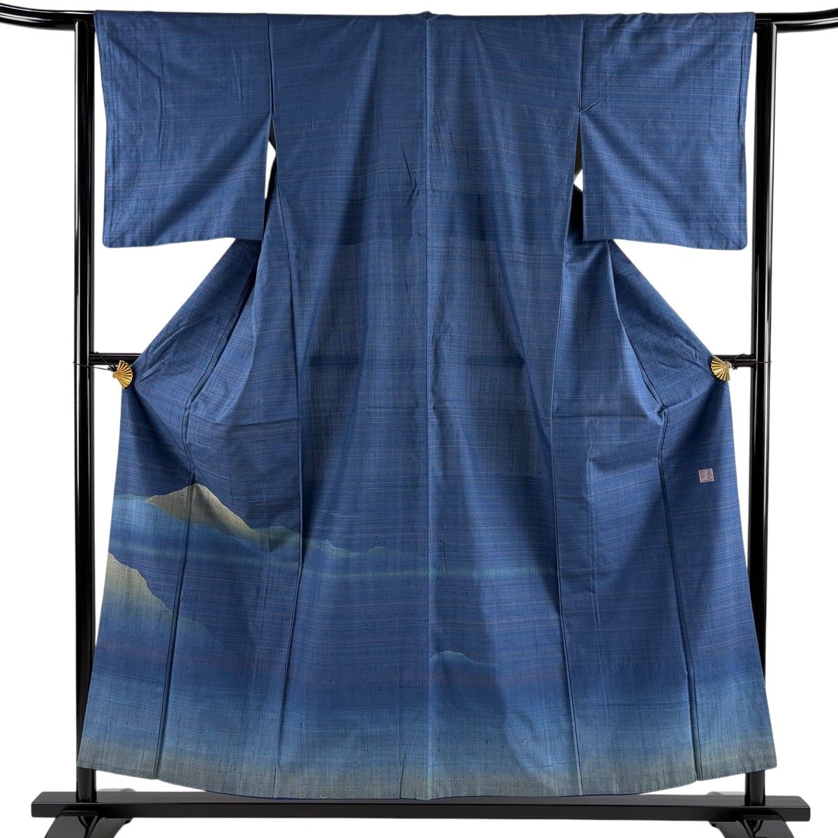 付下げ 身丈154.5cm 裄丈63cm S 袷 曽根武勇 紬地 落款 山並み 青 正絹 逸品 【中古】