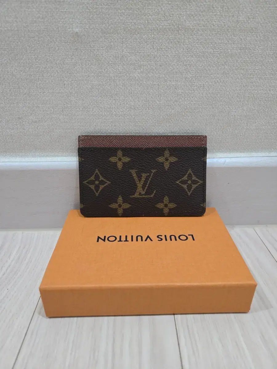 Louis Vuitton ポートカルト シンプル カードウォレット