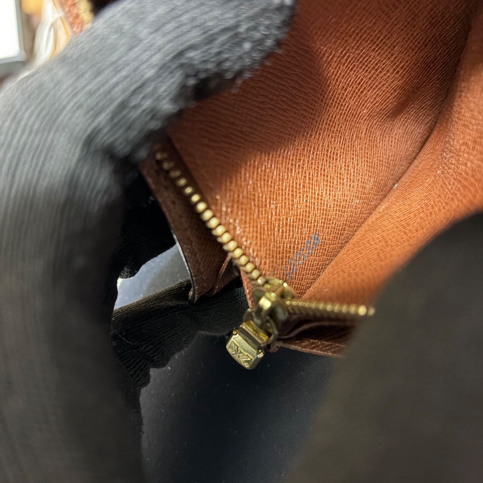 d70 ポルトモネ クレディ ポルトフォイユ サラ 旧型 Louis Vuitton