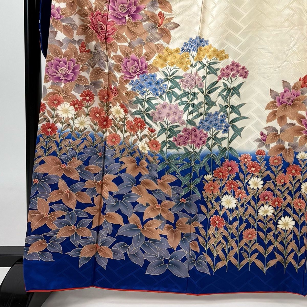 振袖 身丈165cm 裄丈67cm M 袷 草花 地紋 金彩 染め分け 青 正絹 秀品