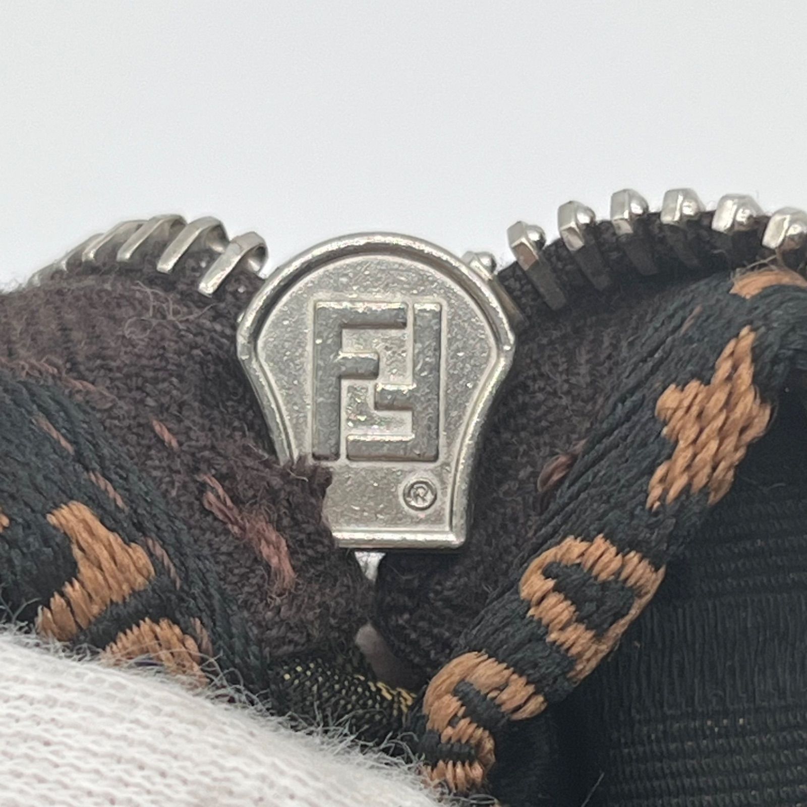 FENDI フェンディ ズッカ柄 FF金具 ワンショルダーバッグ アクセサリー
