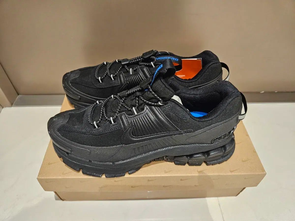 ナイキ ズーム ボメロ ロム 260 新品