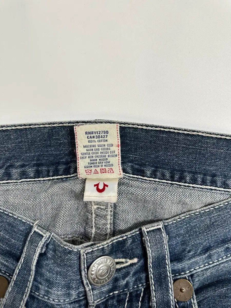 トゥルーレリジョン Made in USA ヴィンテージ ウォッシュ デニム パンツ (31)