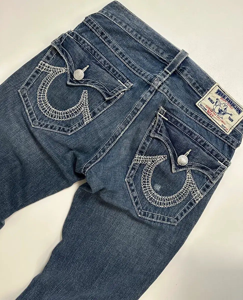 トゥルーレリジョン Made in USA ヴィンテージ ウォッシュ デニム パンツ (31)