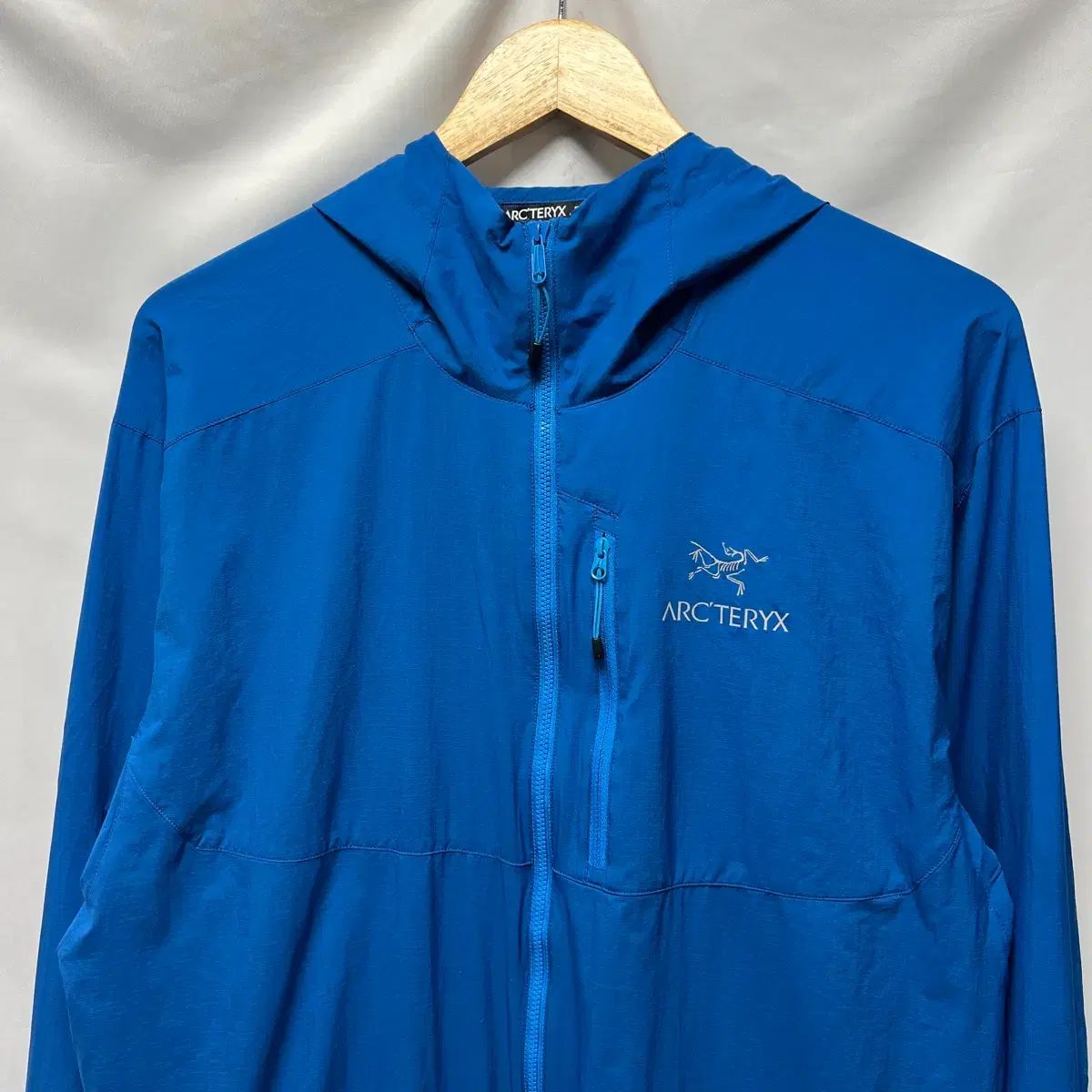 正規品/L ARC'TERYX アークテリクス スコーミッシュ フーディー ウィンドブレーカー ブルー