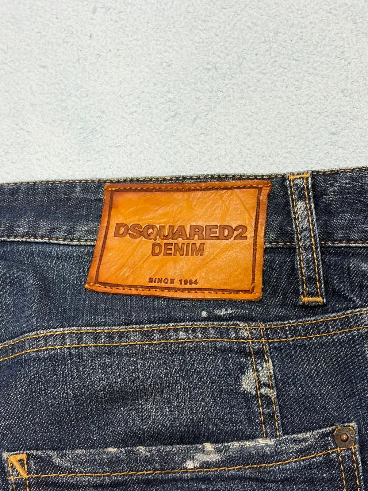 32) DSQUARED2 ディースクエアード2 バイカー ダーティー ジーン 32) DSQUARED2 ディースクエアード2 バイカー ダーティー ジーン