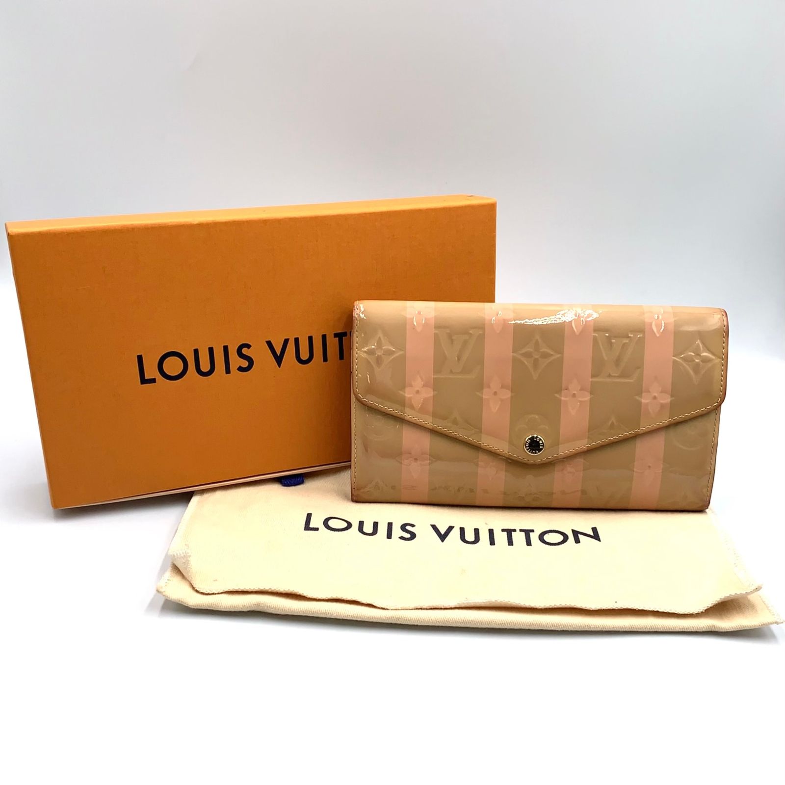 LOUIS VUITTON レイユール ポルトフォイユサラ モノグラムヴェルニ 