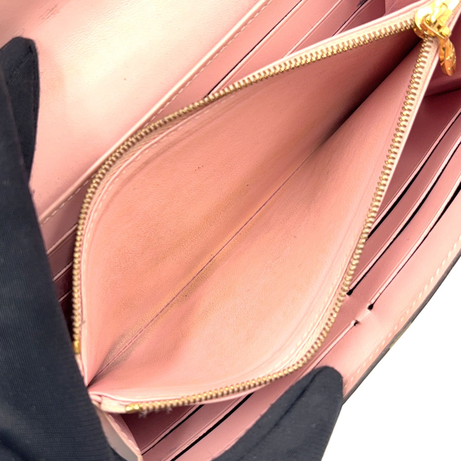 LOUIS VUITTON レイユール ポルトフォイユサラ モノグラムヴェルニ 
