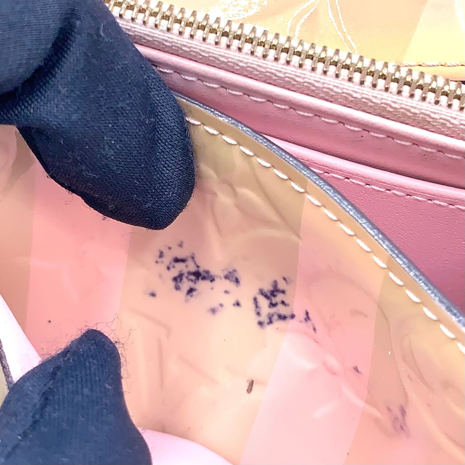 LOUIS VUITTON レイユール ポルトフォイユサラ モノグラムヴェルニ 