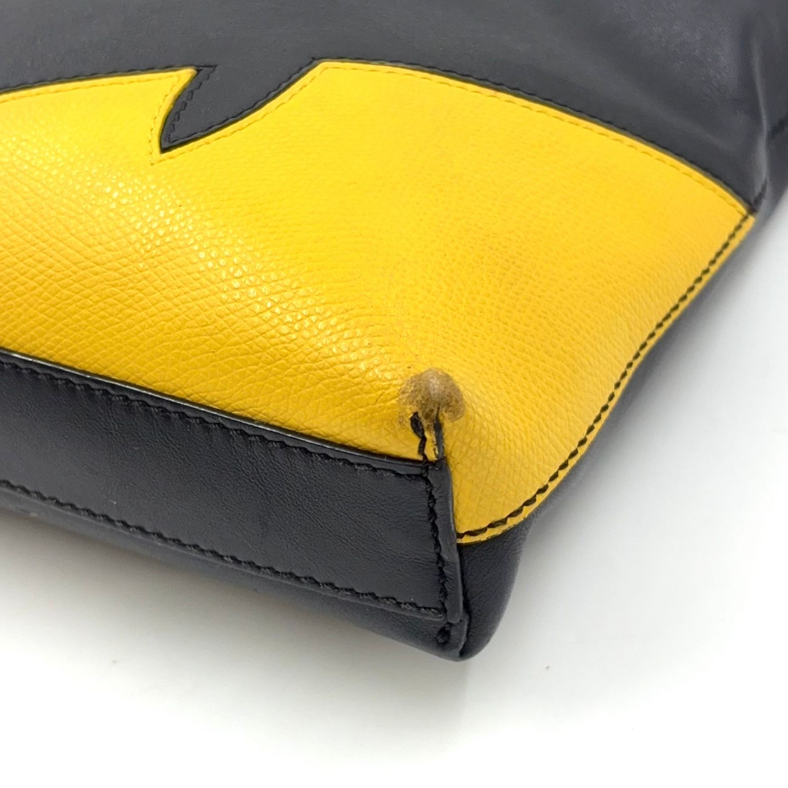 FENDI モンスターバグズ レザー イエロー×ブラック ショルダーバッグ 