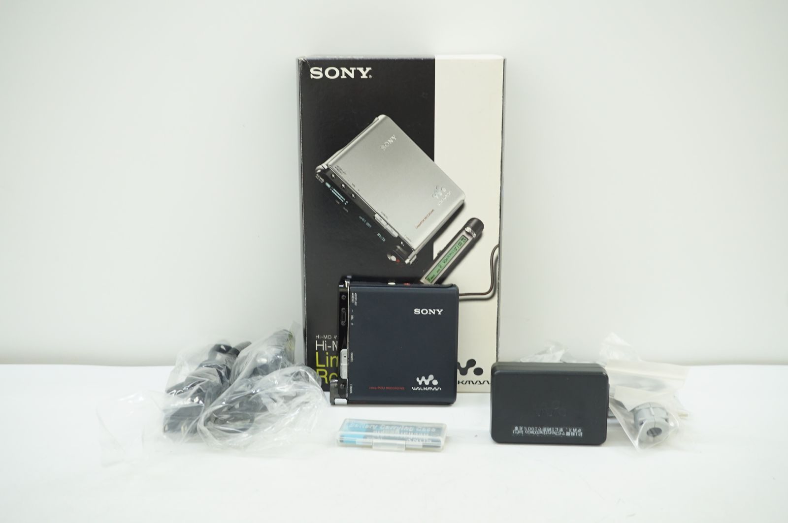 C051658)希少　SONY Hi-MDウォークマン MZ-RH1-B ブラック　元箱付き