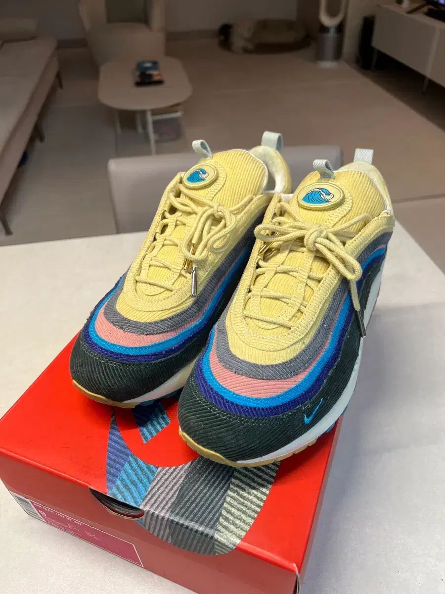 ションウダースプーン NIKE エア マックス 1/97 (270)