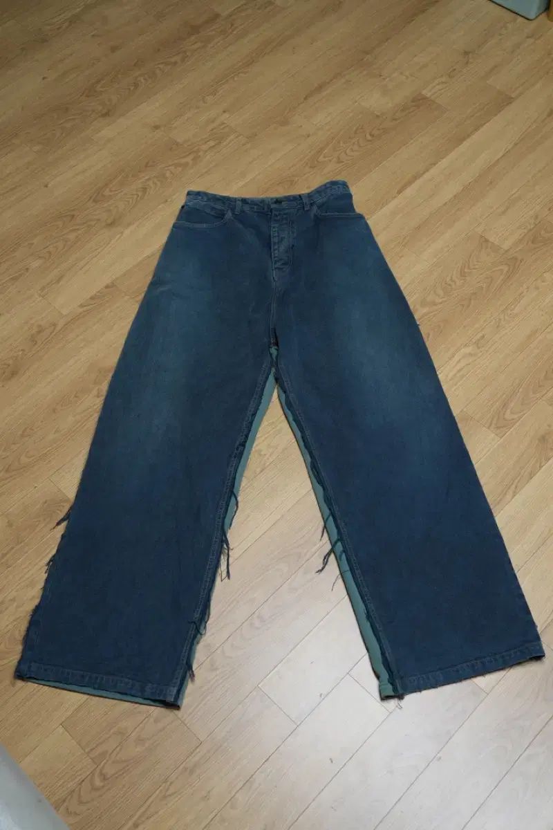 XS バレンシアガ ハイブリッド デニム パンツ (オーシャンブルー) 127,608円